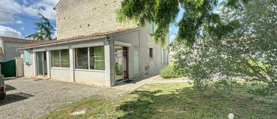 House 6 rooms of 175 m² in Maillé (85420)