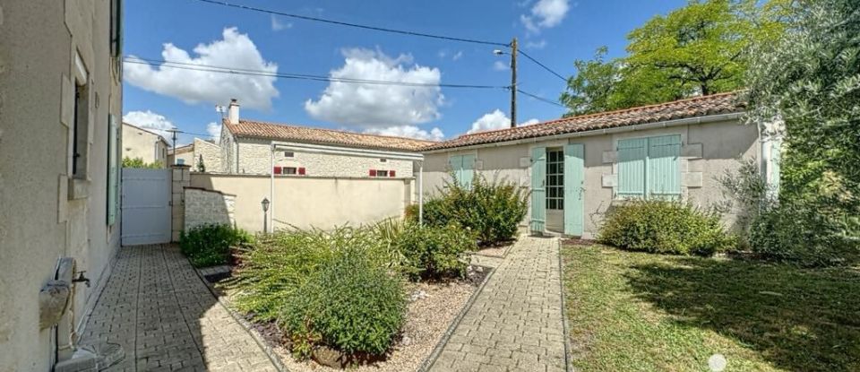 House 6 rooms of 175 m² in Maillé (85420)