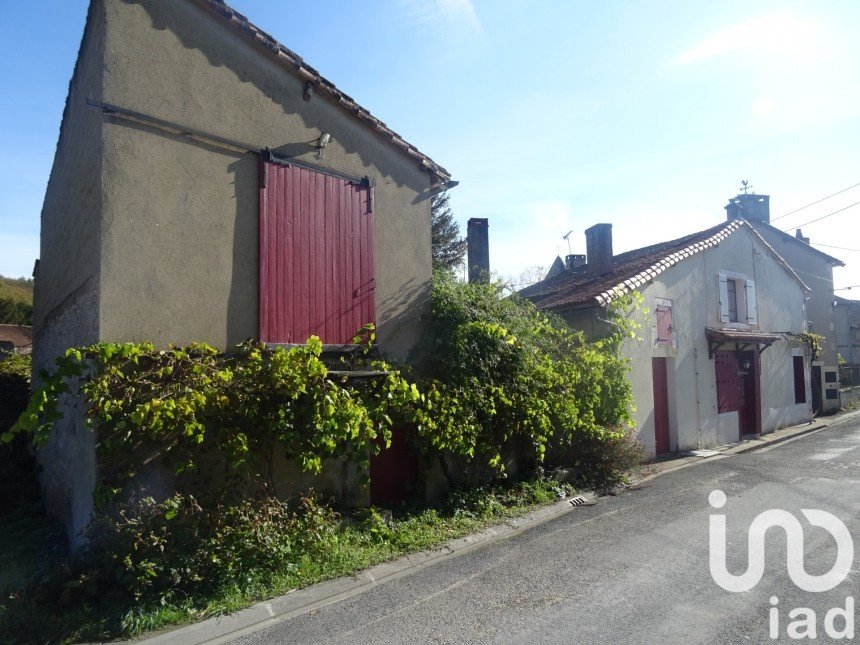 Village house 3 rooms of 73 m² in Lizant (86400)