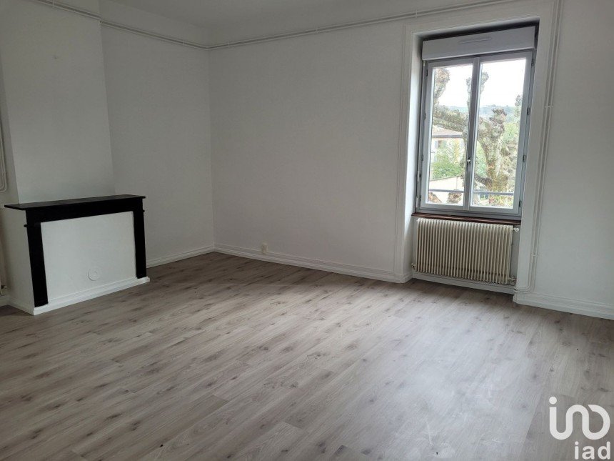 Appartement 3 pièces de 83 m² à Sain-Bel (69210)