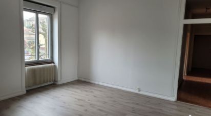 Apartment 3 rooms of 83 m² in Sain-Bel (69210)