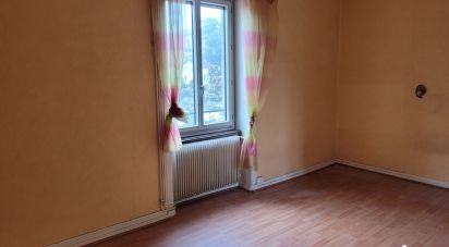 Apartment 3 rooms of 83 m² in Sain-Bel (69210)