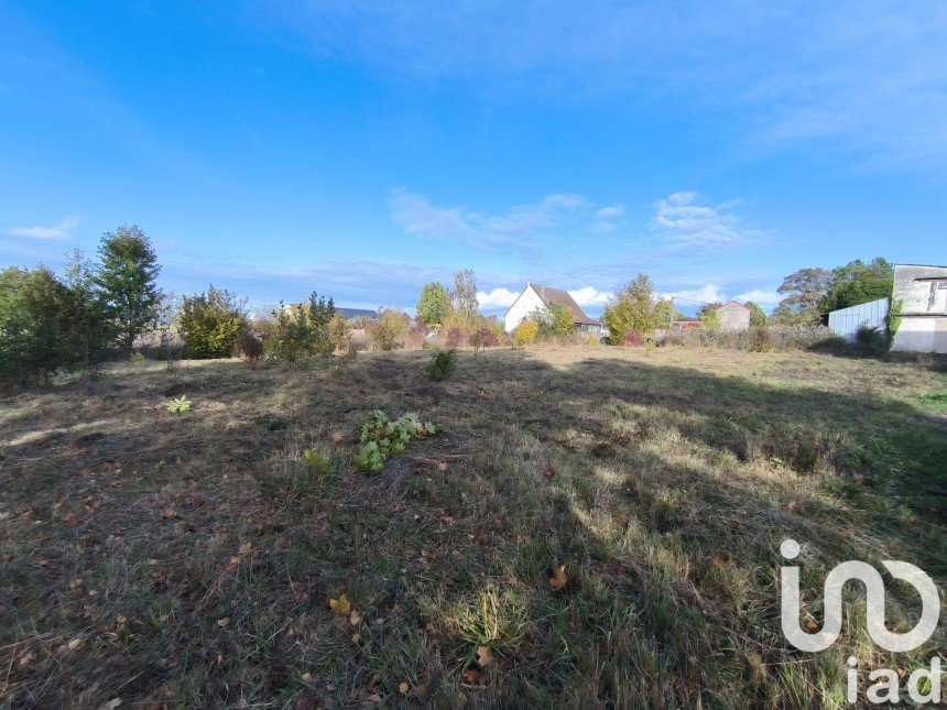 Land of 933 m² in Juniville (08310)