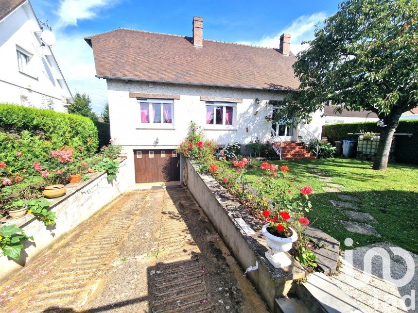 House 5 rooms of 132 m² in Évreux (27000)