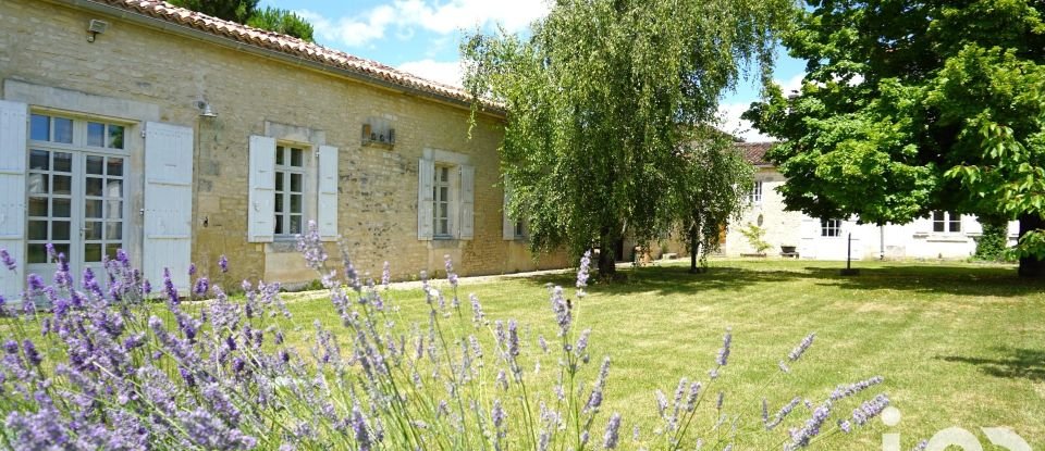 Mansion 17 rooms of 417 m² in Julienne (16200)