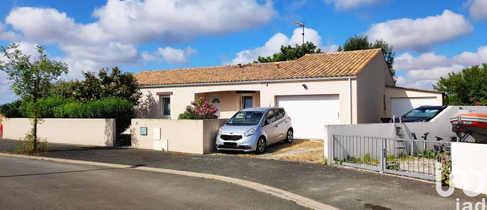 Traditional house 5 rooms of 125 m² in Saint-Ouen-d'Aunis (17230)