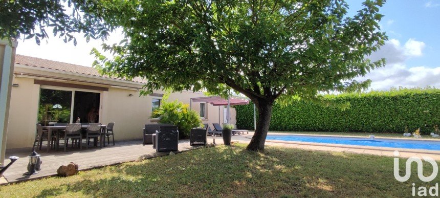 Traditional house 5 rooms of 125 m² in Saint-Ouen-d'Aunis (17230)