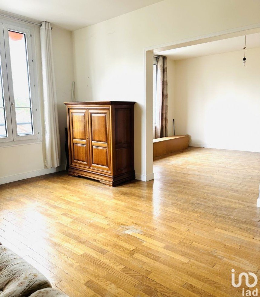 Apartment 4 rooms of 97 m² in Châtillon (92320)