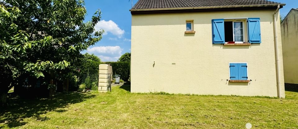 Maison traditionnelle 5 pièces de 95 m² à Villeneuve-le-Comte (77174)