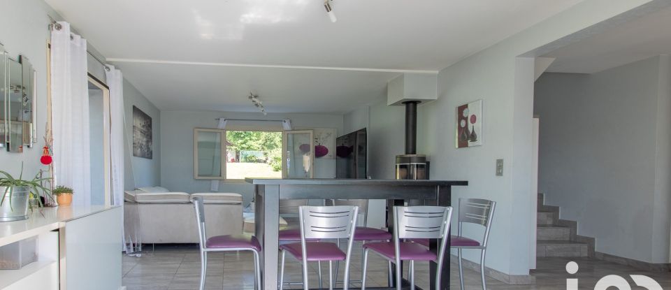 House 5 rooms of 142 m² in Ceyzérieu (01350)