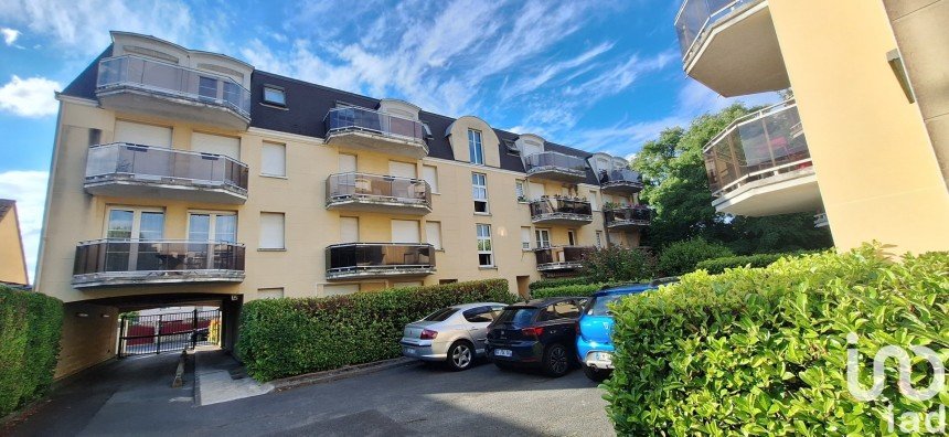 Apartment 3 rooms of 68 m² in Pontault-Combault (77340)