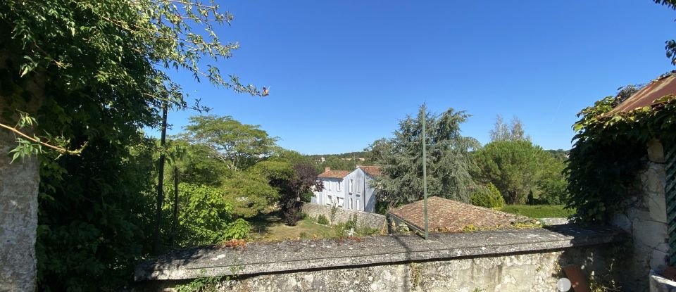 Maison de ville 5 pièces de 211 m² à Taillebourg (17350)