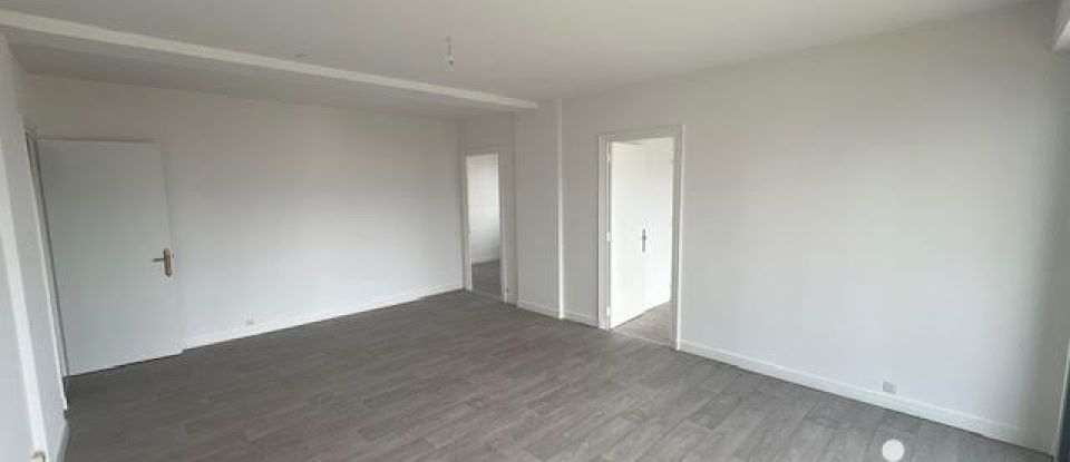 Apartment 3 rooms of 80 m² in La Rochelle (17000)