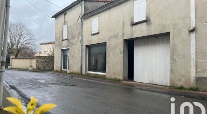 Immeuble de 278 m² à Saint-Claud (16450)