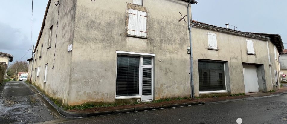 Immeuble de 278 m² à Saint-Claud (16450)