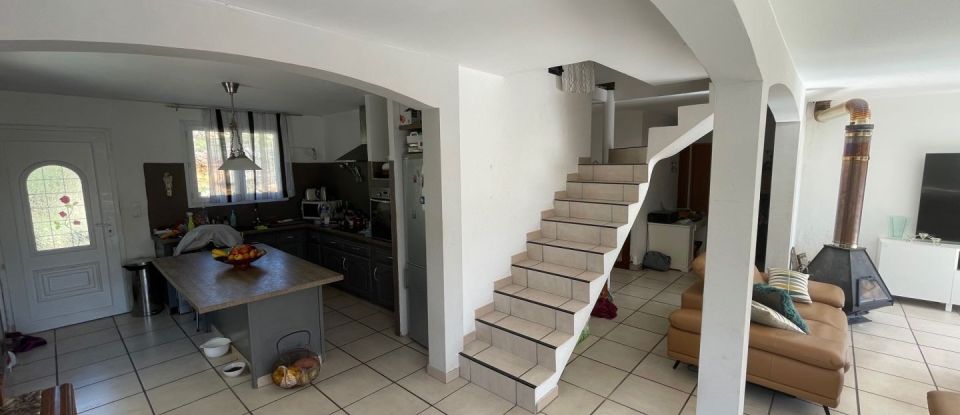 Maison 5 pièces de 138 m² à Sainte-Anastasie-sur-Issole (83136)