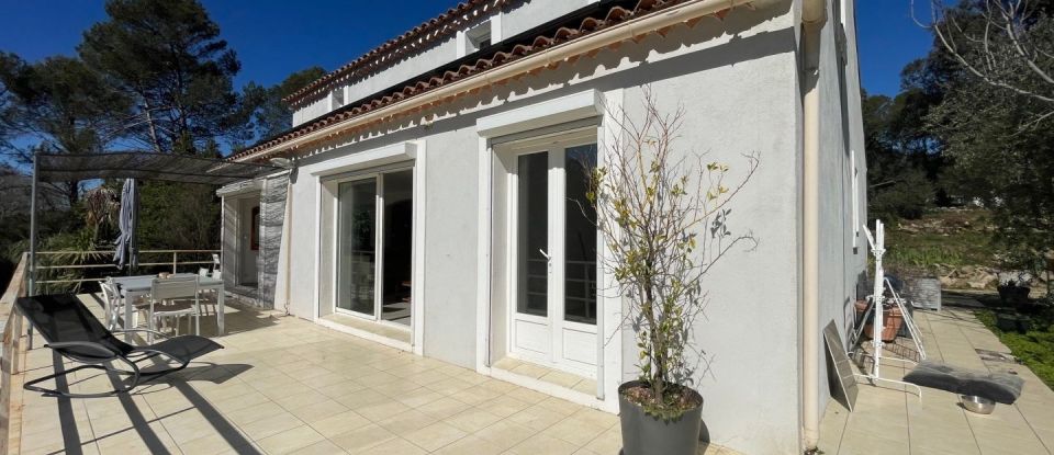 Maison 5 pièces de 138 m² à Sainte-Anastasie-sur-Issole (83136)