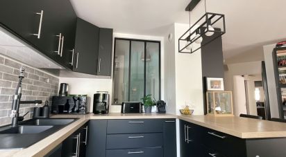 Appartement 3 pièces de 69 m² à Noisy-le-Grand (93160)