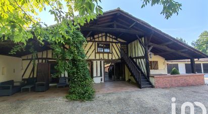 Traditional house 7 rooms of 234 m² in Saint-Michel-de-Castelnau (33840)