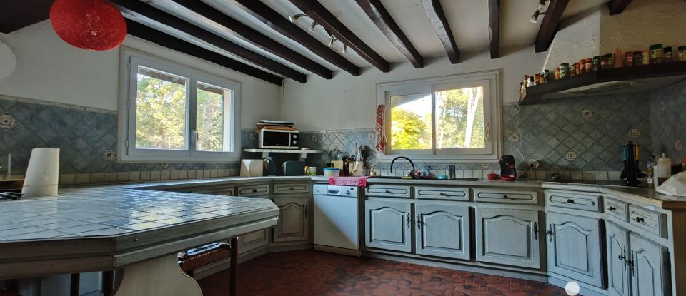 Traditional house 7 rooms of 234 m² in Saint-Michel-de-Castelnau (33840)