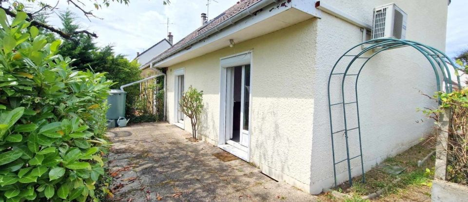 Maison 5 pièces de 88 m² à Saint-Père-sur-Loire (45600)