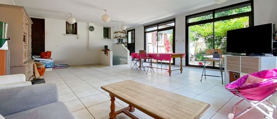 House 8 rooms of 300 m² in Annet-sur-Marne (77410)