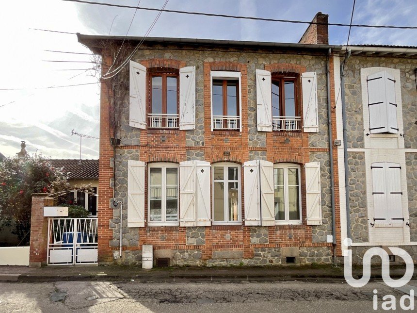 Building in Limoges (87100) of 99 m²