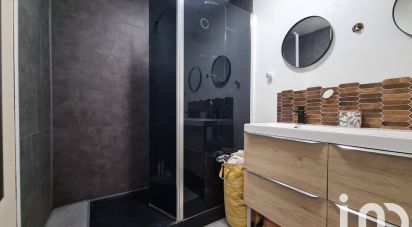 Apartment 3 rooms of 77 m² in Élancourt (78990)