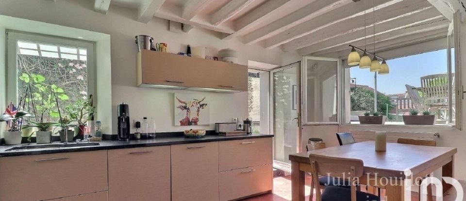 Town house 6 rooms of 155 m² in Bazemont (78580)