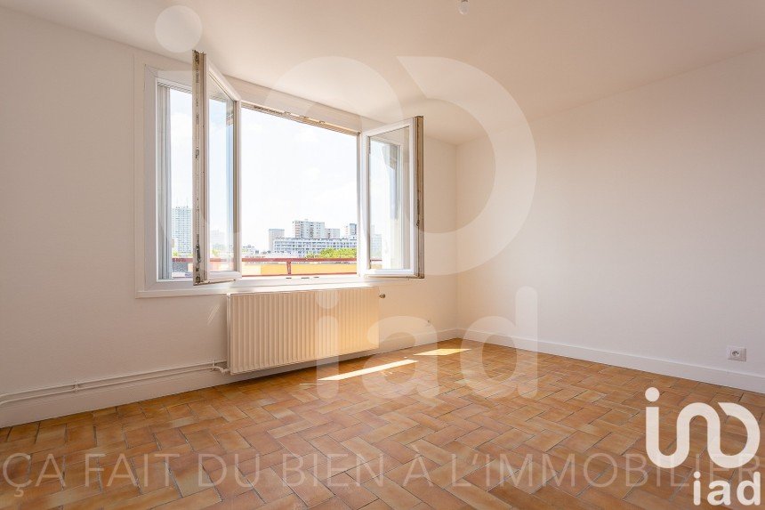 Appartement 3 pièces de 57 m² à Montreuil (93100)