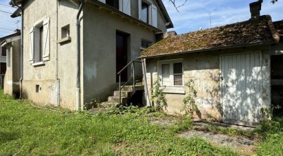 House 6 rooms of 105 m² in Saint-Hilaire (03440)