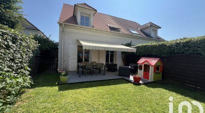 Maison traditionnelle 5 pièces de 85 m² à Savigny-le-Temple (77176)