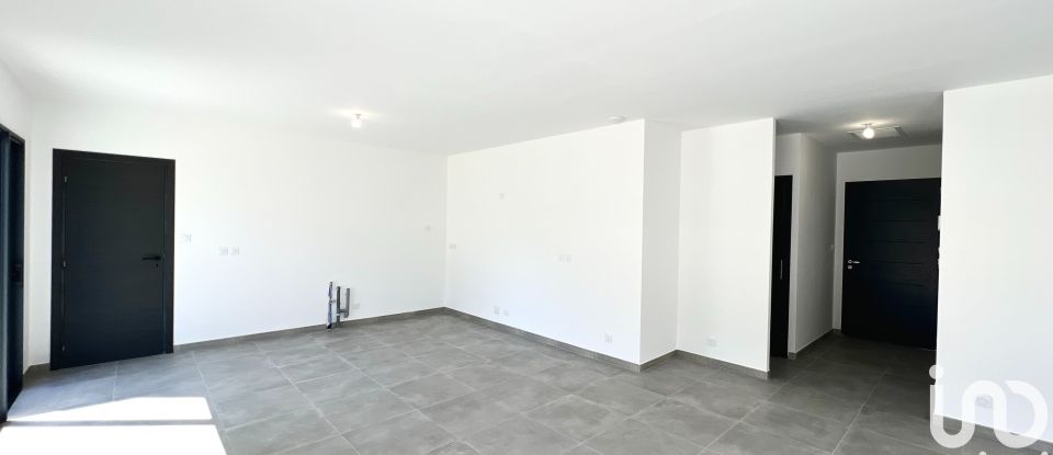 Maison 6 pièces de 111 m² à Saint-Julien-de-Peyrolas (30760)