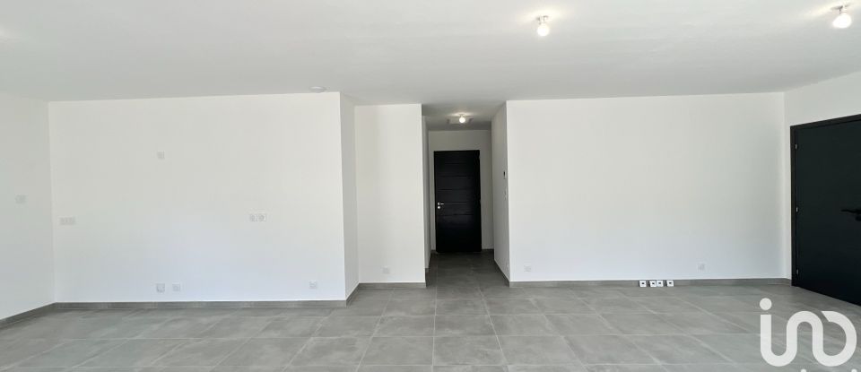 Maison 6 pièces de 111 m² à Saint-Julien-de-Peyrolas (30760)