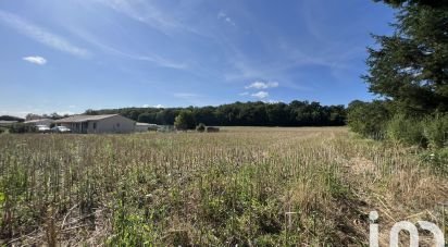 Land of 2,560 m² in Varennes (24150)