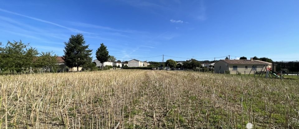 Terrain de 2 560 m² à Varennes (24150)