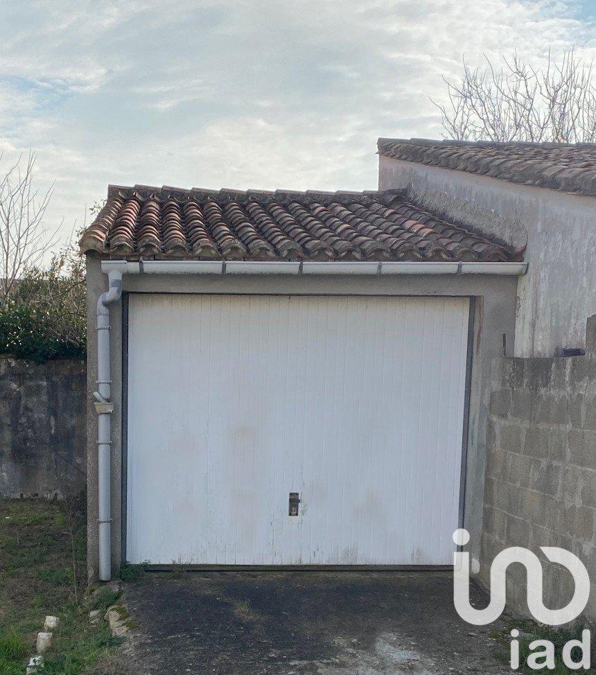 Parking/garage/box de 30 m² à La Couarde-sur-Mer (17670)