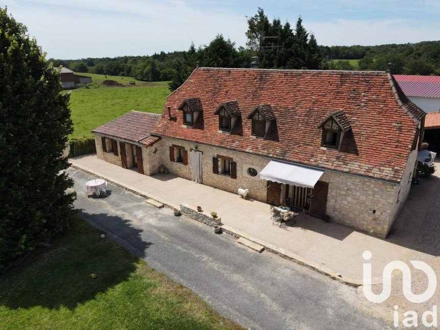 Maison traditionnelle 5 pièces de 148 m² à Anglars (46120)