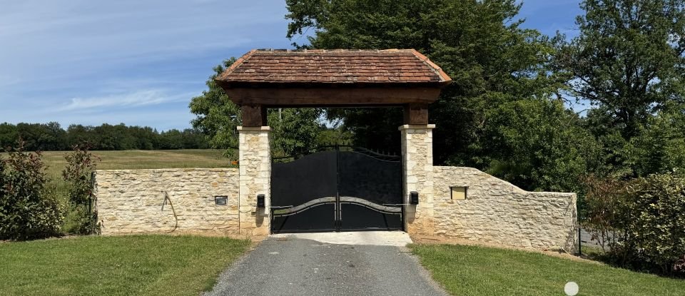 Maison traditionnelle 5 pièces de 148 m² à Anglars (46120)