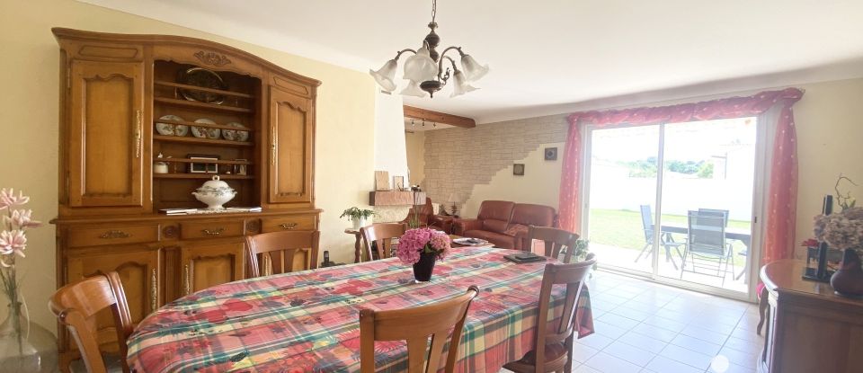 Traditional house 5 rooms of 141 m² in Challans (85300)