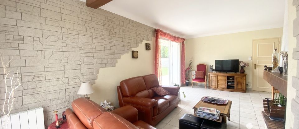 Traditional house 5 rooms of 141 m² in Challans (85300)