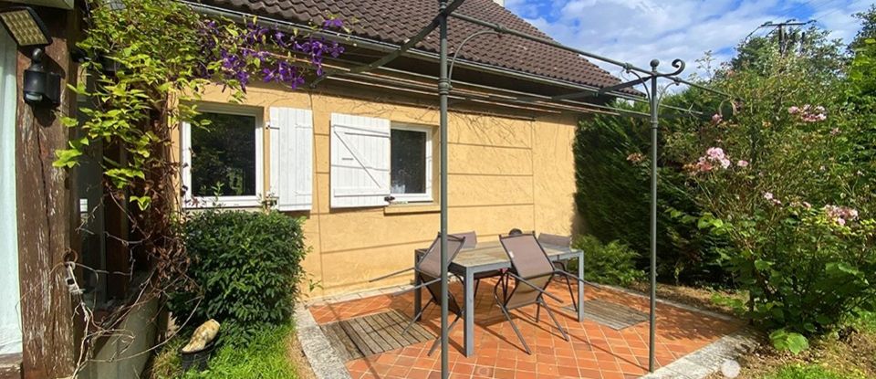 House 6 rooms of 168 m² in Saint-Sauveur-en-Puisaye (89520)