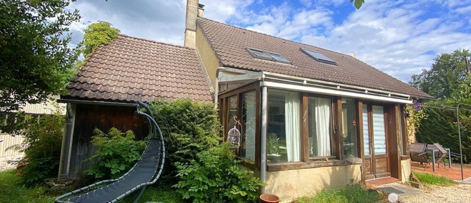 House 6 rooms of 168 m² in Saint-Sauveur-en-Puisaye (89520)