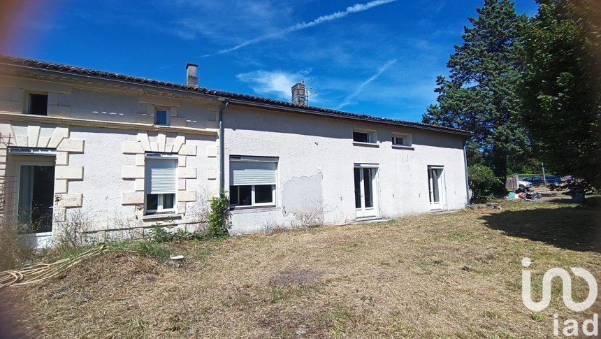 Maison 9 pièces de 246 m² à Montendre (17130)