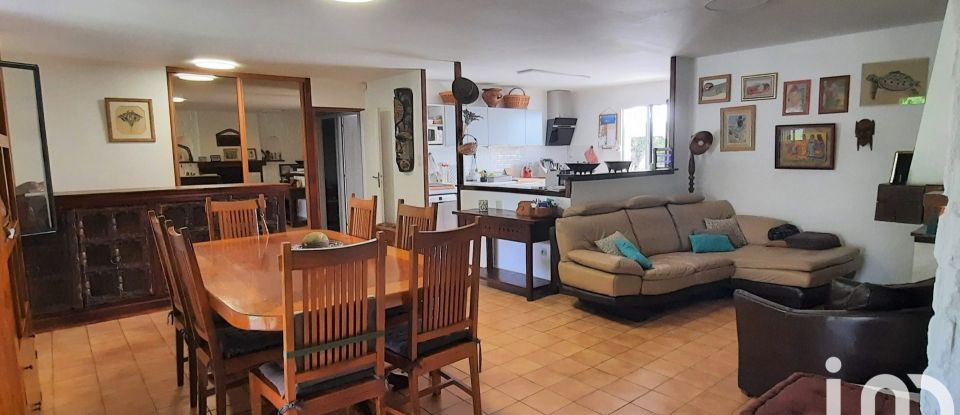 House 7 rooms of 171 m² in Saint-Jean-d'Illac (33127)