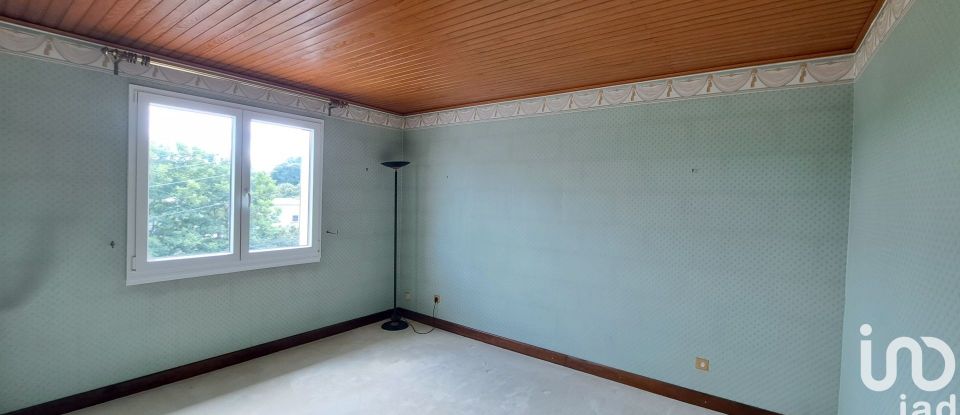 Maison 4 pièces de 111 m² à Freyming-Merlebach (57800)