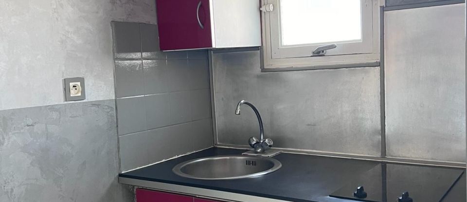 Studio 1 pièce de 21 m² à Gréoux-les-Bains (04800)