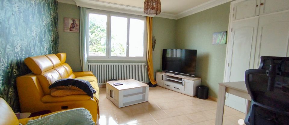 House 5 rooms of 184 m² in Montluçon (03100)