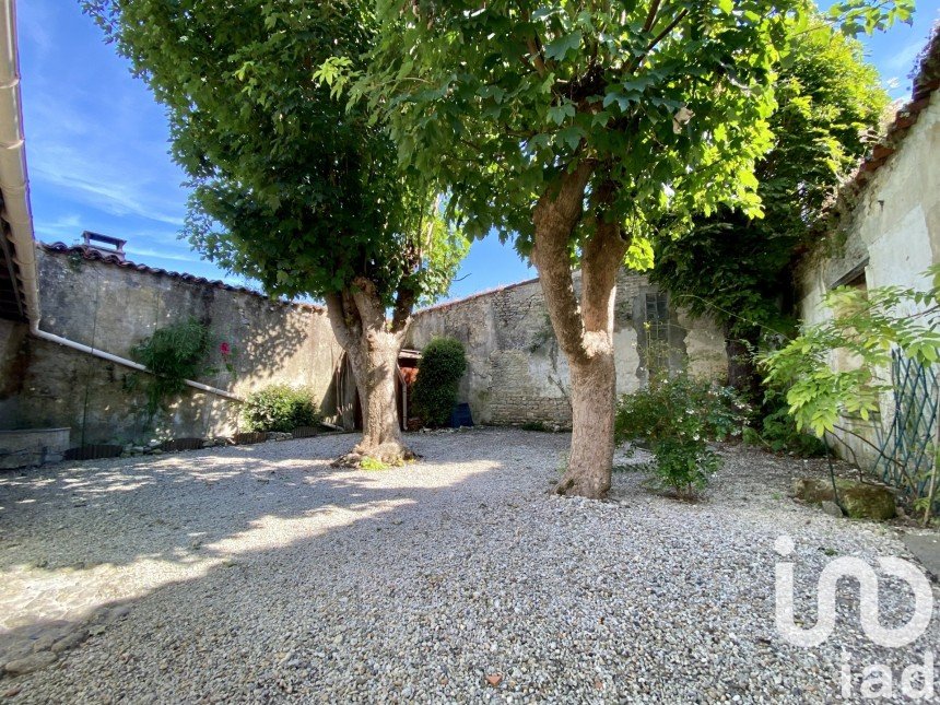 Maison 4 pièces de 86 m² à Tonnay-Boutonne (17380)