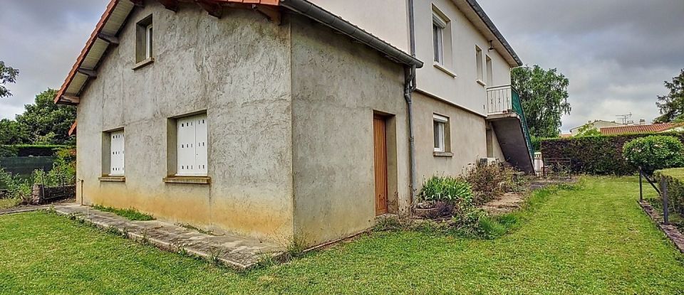 House 4 rooms of 83 m² in Smarves (86240)